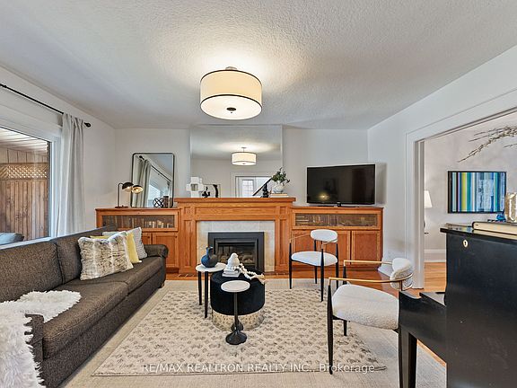 3rd image of 105 Springmount Ave