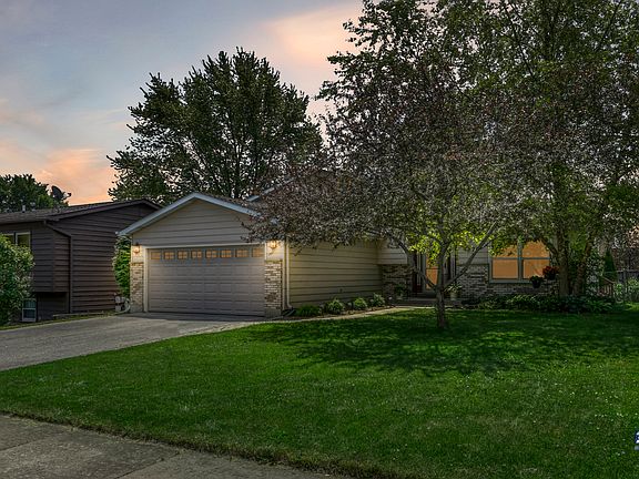 2nd image of 4821 Dorothy Ct