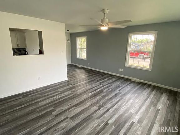 3rd image of 1901 Broadmoor Ave