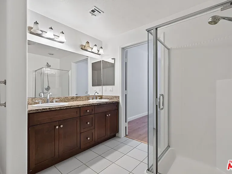 360 Avenue 26 #107 — Photo 24