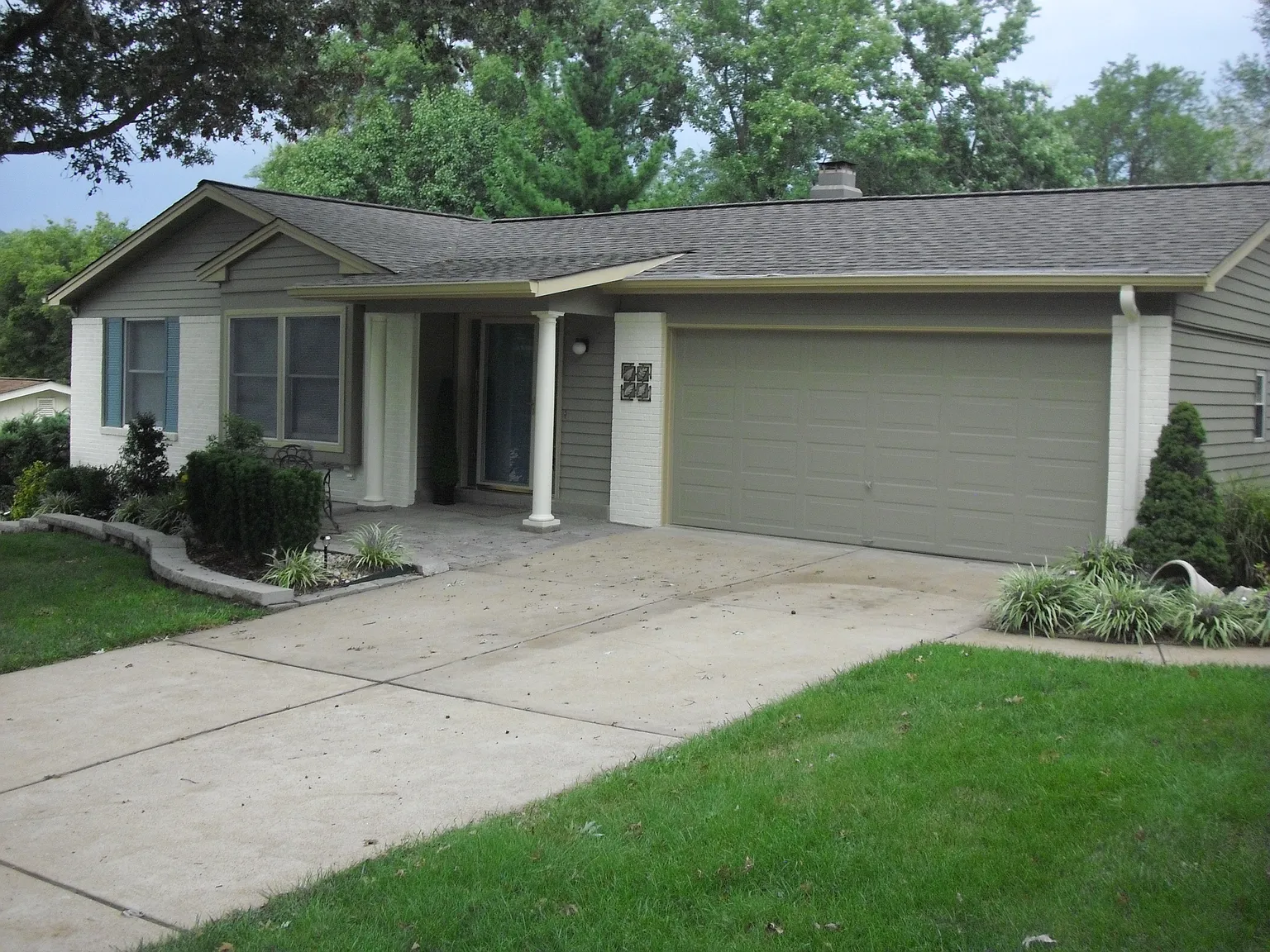 9 Forest Oak Ct photo 1