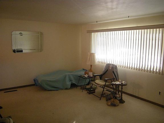 3rd image of 2237 Norway Dr