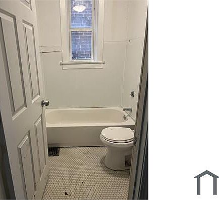 4th image of 4451 Ashland Ave