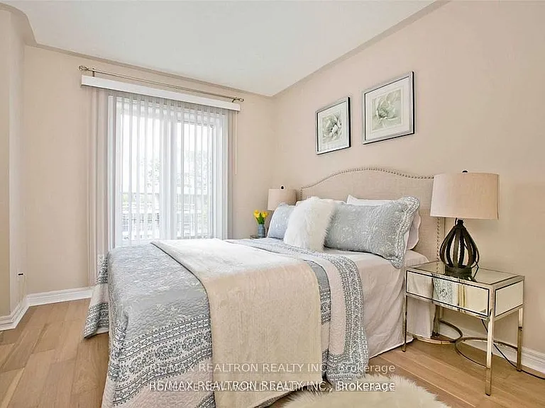 269 Finch Ave E — Photo 18