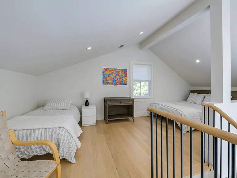 187 Meeting House Ln — Photo 46