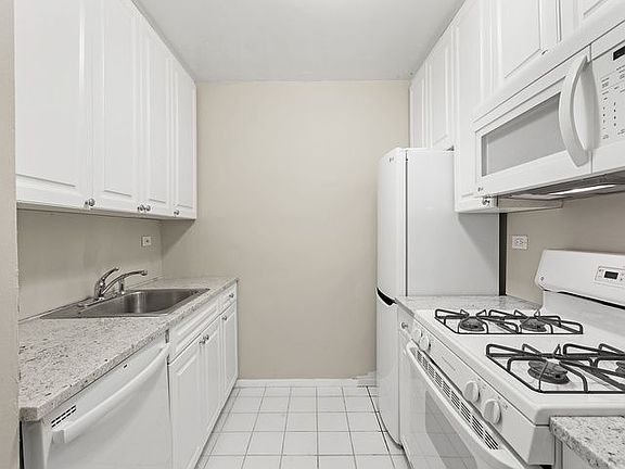 4th image of 5700 Arlington Ave APT 2E