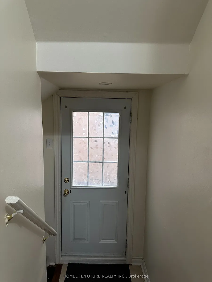 Building Photo - 54 Kentview Cres #BASEMENT