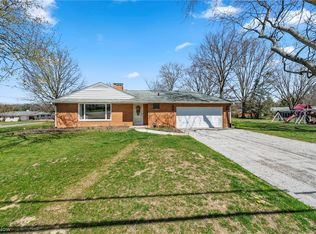 1441 Parkside Dr, Alliance, OH