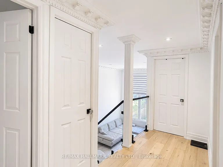 36 Kitsilano Cres — Photo 12