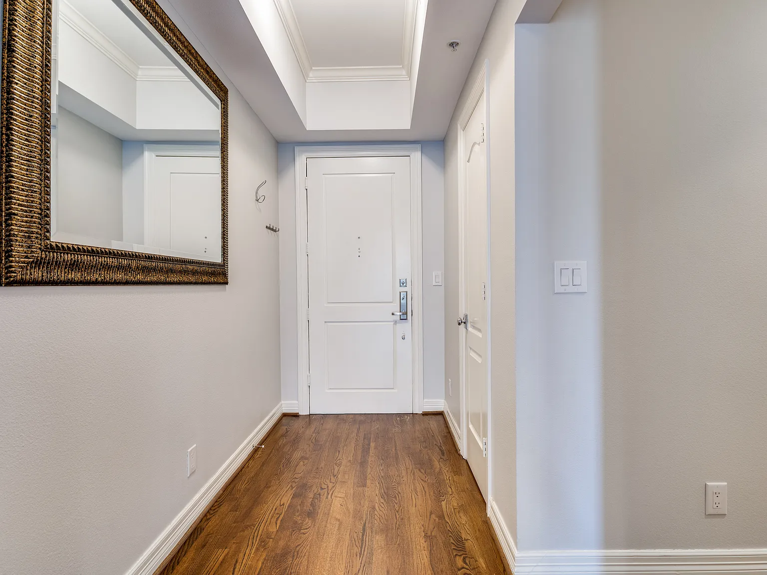 1 bed, 1170 sqft, $5,500 — Photo 2