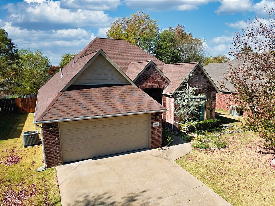1st image of 3804 SW Staverton Dr