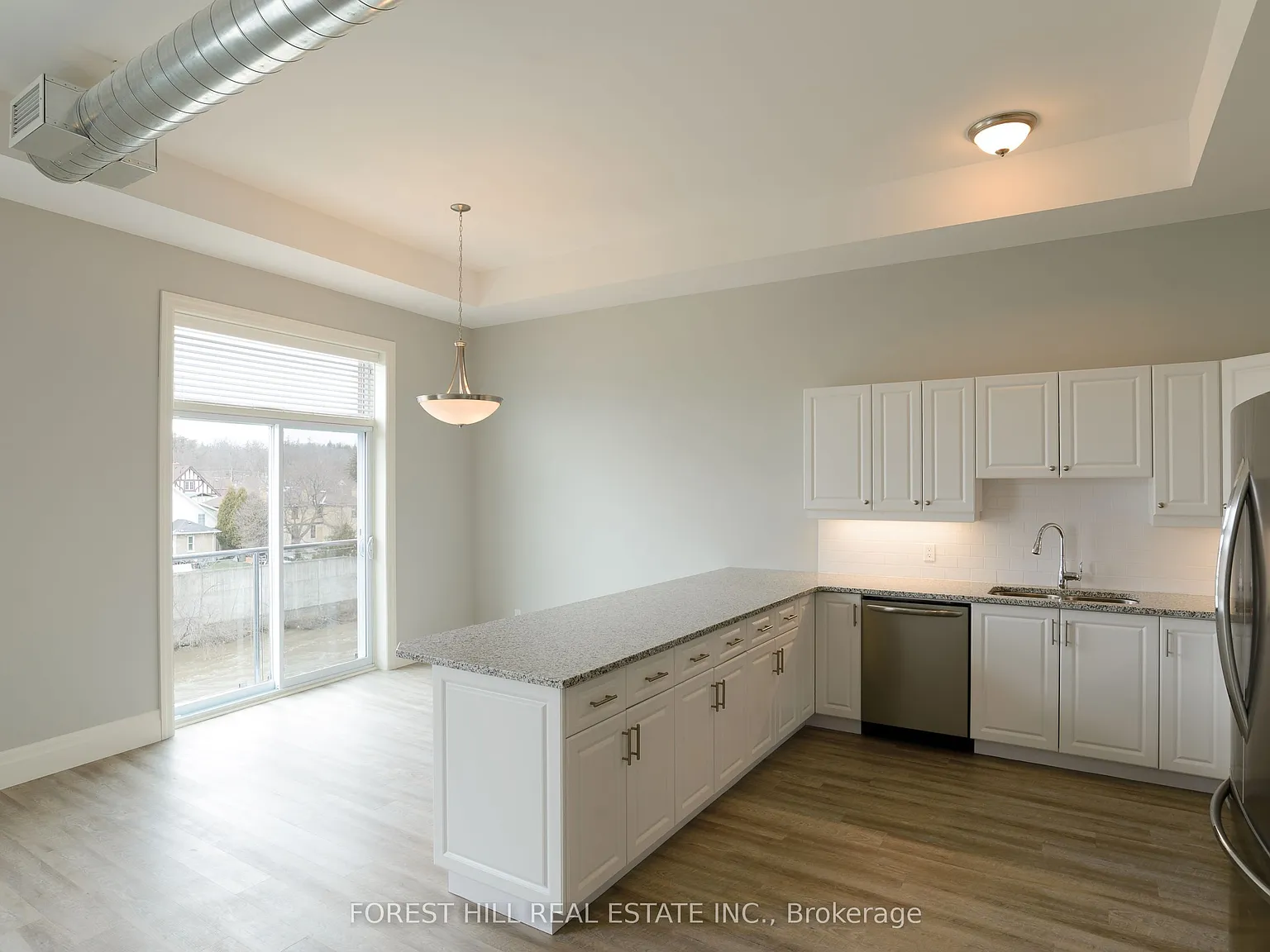 3 bed, $2,300 — Photo 4