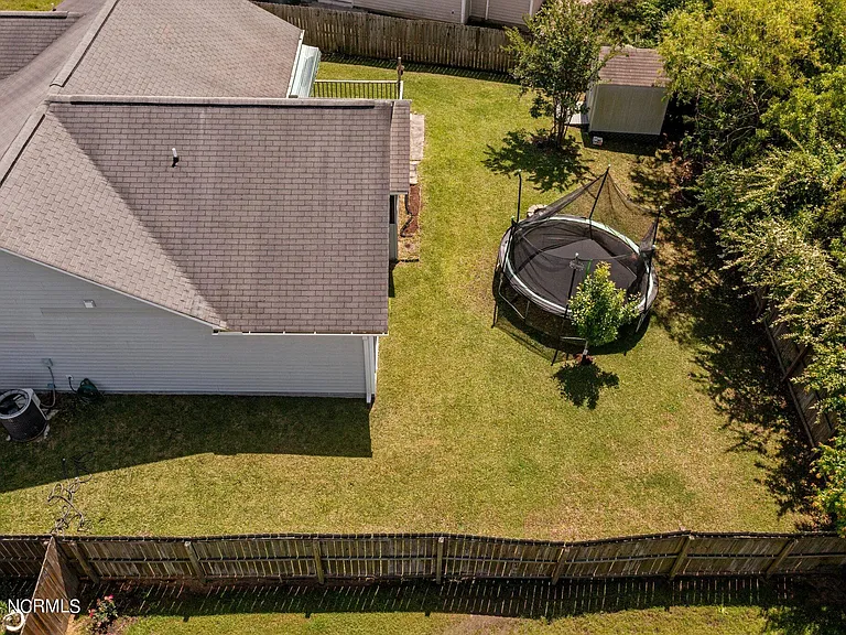 204 Jasmine Ln — Photo 16