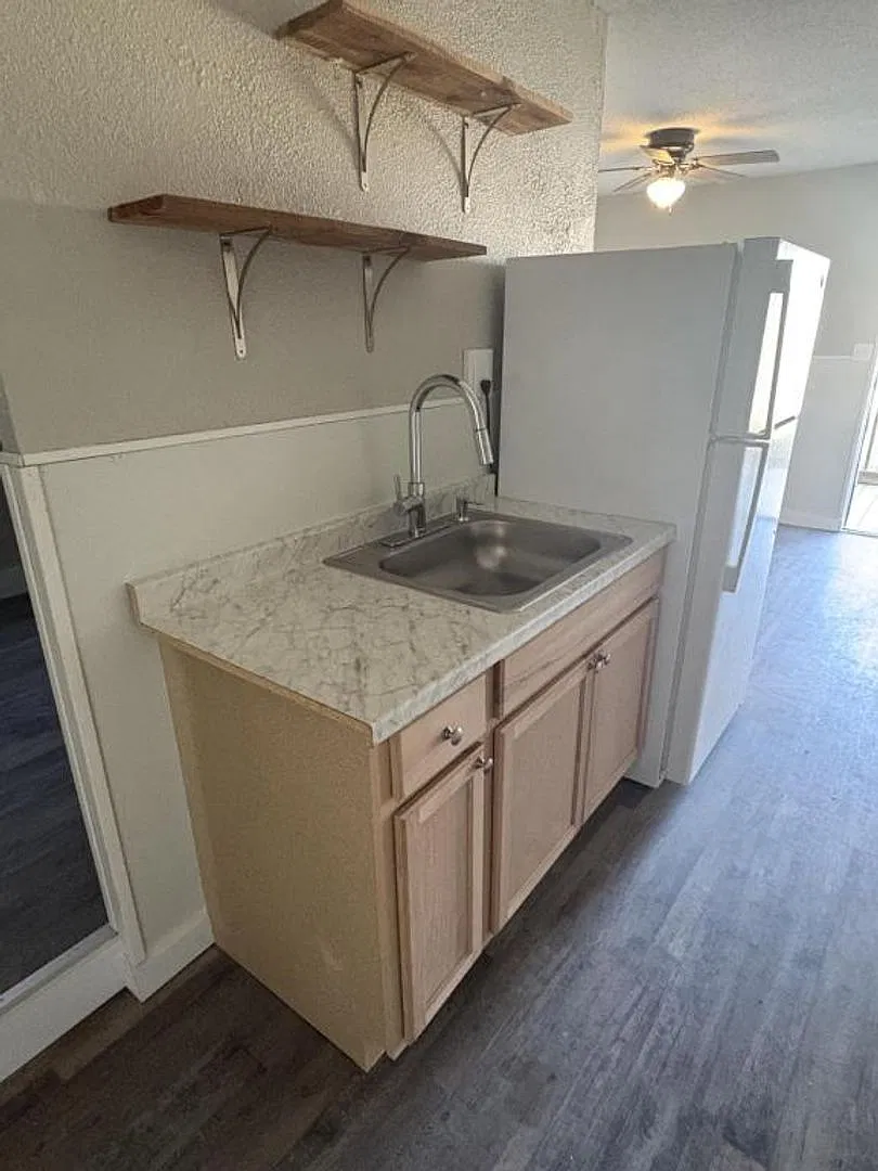 1610 Chippewa Ave SE — Photo 3