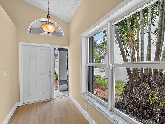 5th image of 7449 Trescott Drive