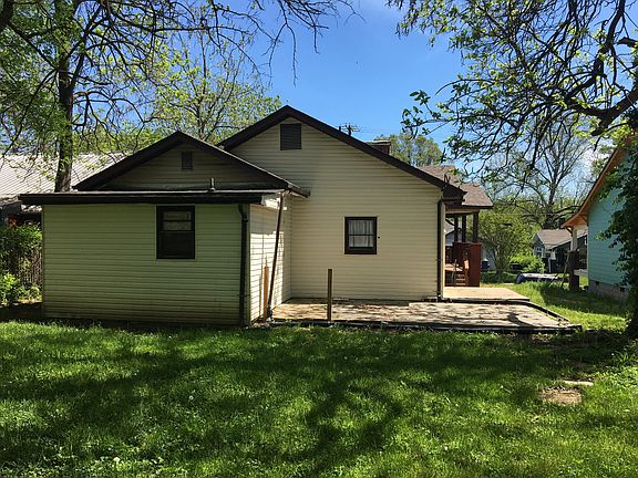 4th image of 2461 Washington Ave