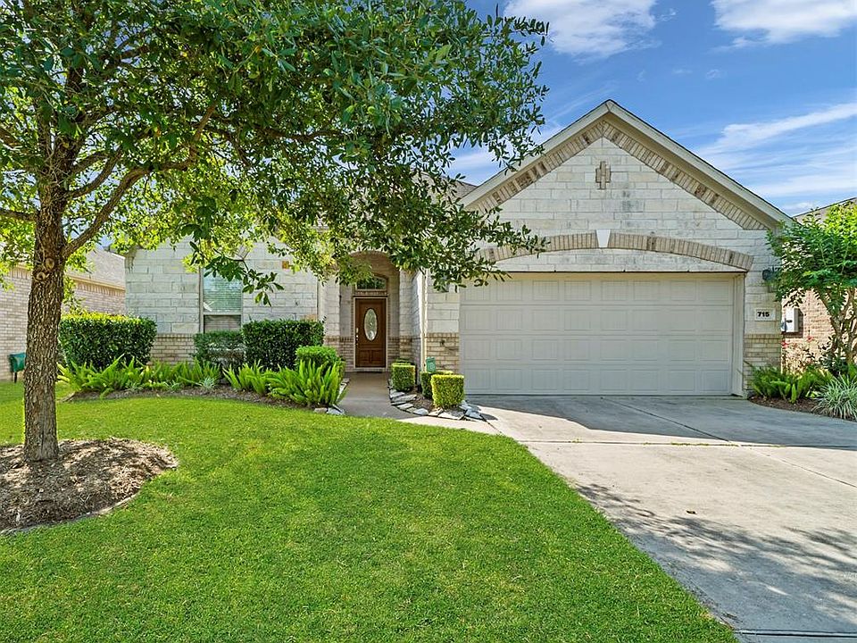 1st image of 715 Cortona Ct