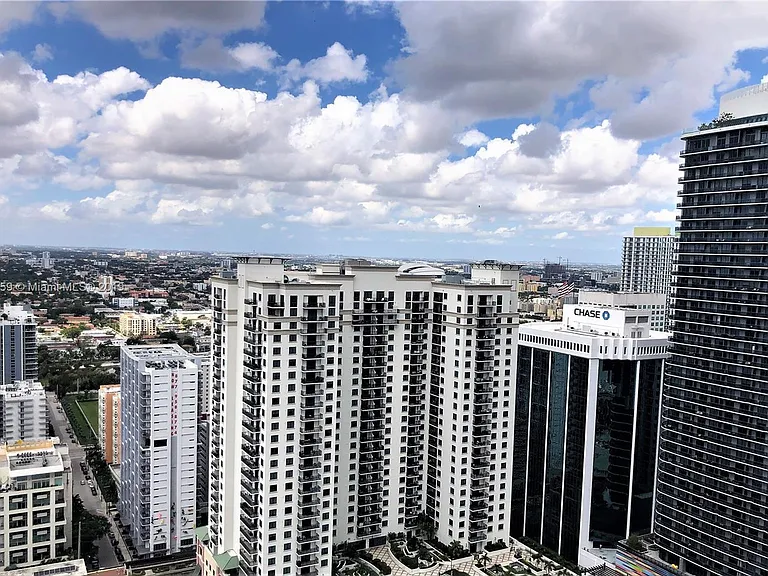 Brickell Plz — Photo 46