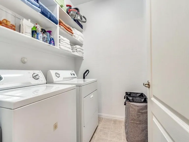 3848 Vienna St — Photo 20