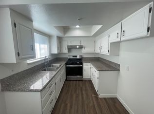 1448 W Stoneridge Ct, Ontario, CA 91762