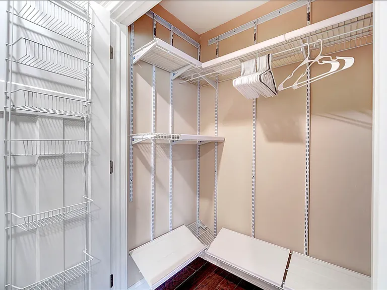 10 Stanford Dr — Photo 11