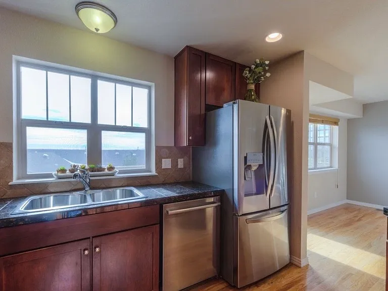 1546 Cottonwood Ave — Photo 14