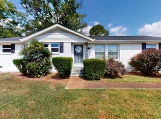 927 Woods Lake Dr, Madison, TN 37115