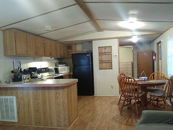 5th image of 92 Clairmont Ave