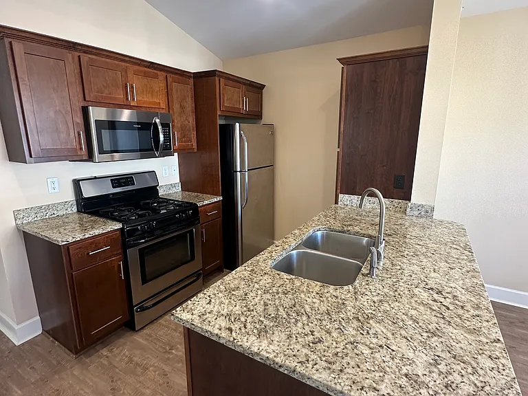 Dockside Village Apartments — Photo 106