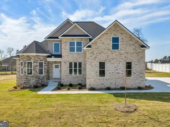 444 Burlington Dr, Lizella, GA 31052