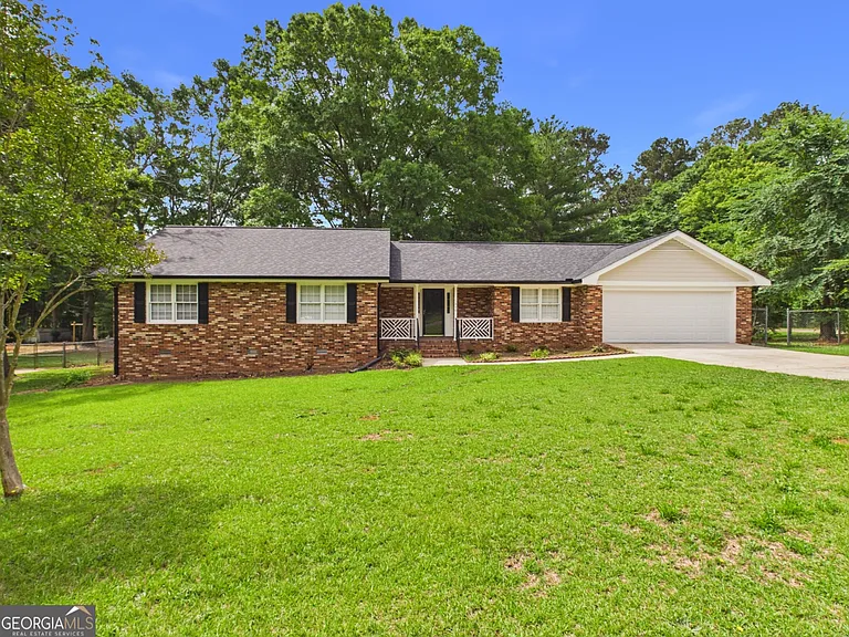 1450 Crooked Creek Rd — Photo 2