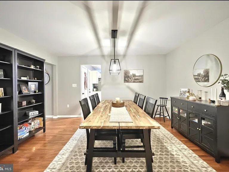 416 Huntington Dr — Photo 8