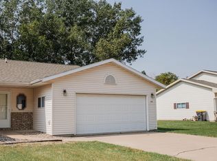2914 S Cedar Ave, Holmen, WI 54636