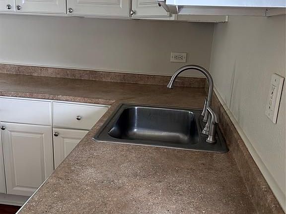 4th image of 4706 Avenue Q 1/2