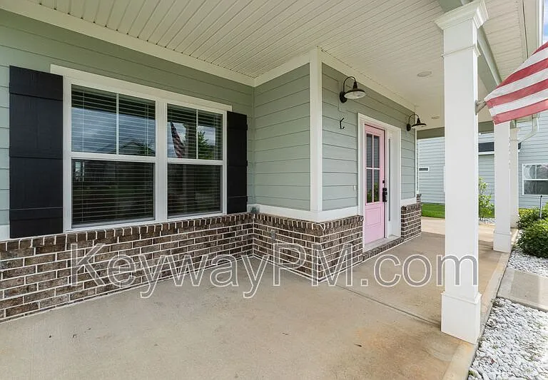 2217 Laurens St — Photo 2