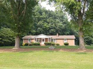 450 Pine Ridge Rd, Mount Airy, NC 27030