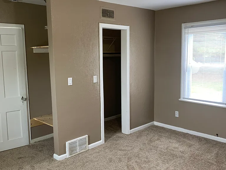 2025 Northover Rd — Photo 13