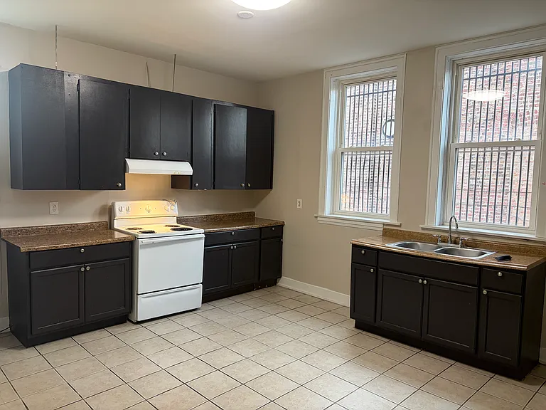 4138 S Archer Ave #214 — Photo 2