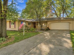 9723 Palmer Rd, Bloomington, MN 55437