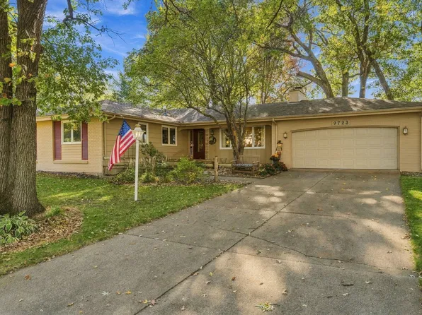 9723 Palmer Rd, Bloomington, MN 55437