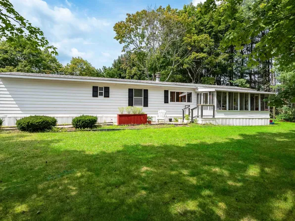 14 Deerfield Drive, Dover, NH 03820