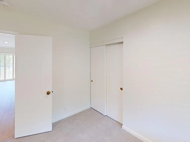 1502 Briarglen Ave — Photo 18