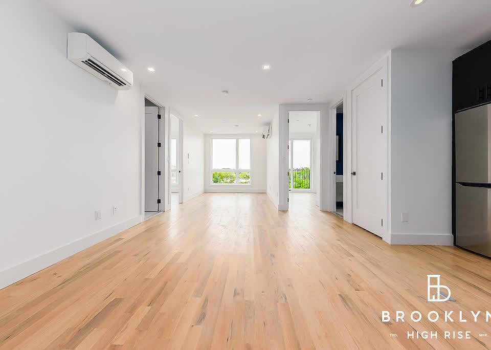 1st image of 986 Rogers Ave #7A