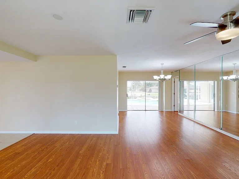 145 SW 54th St — Photo 22