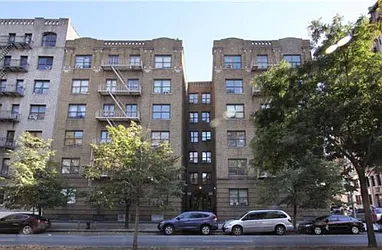 Rented by R New York