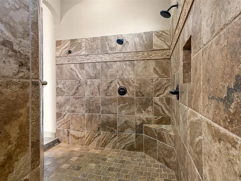 1317 Bluff Springs Dr — Photo 19