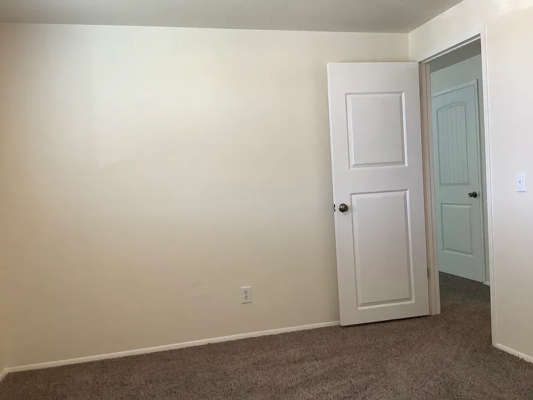 1054 Callahan Dr — Photo 19