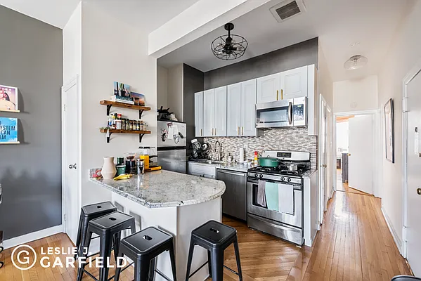 Rented by Leslie J. Garfield | media 6