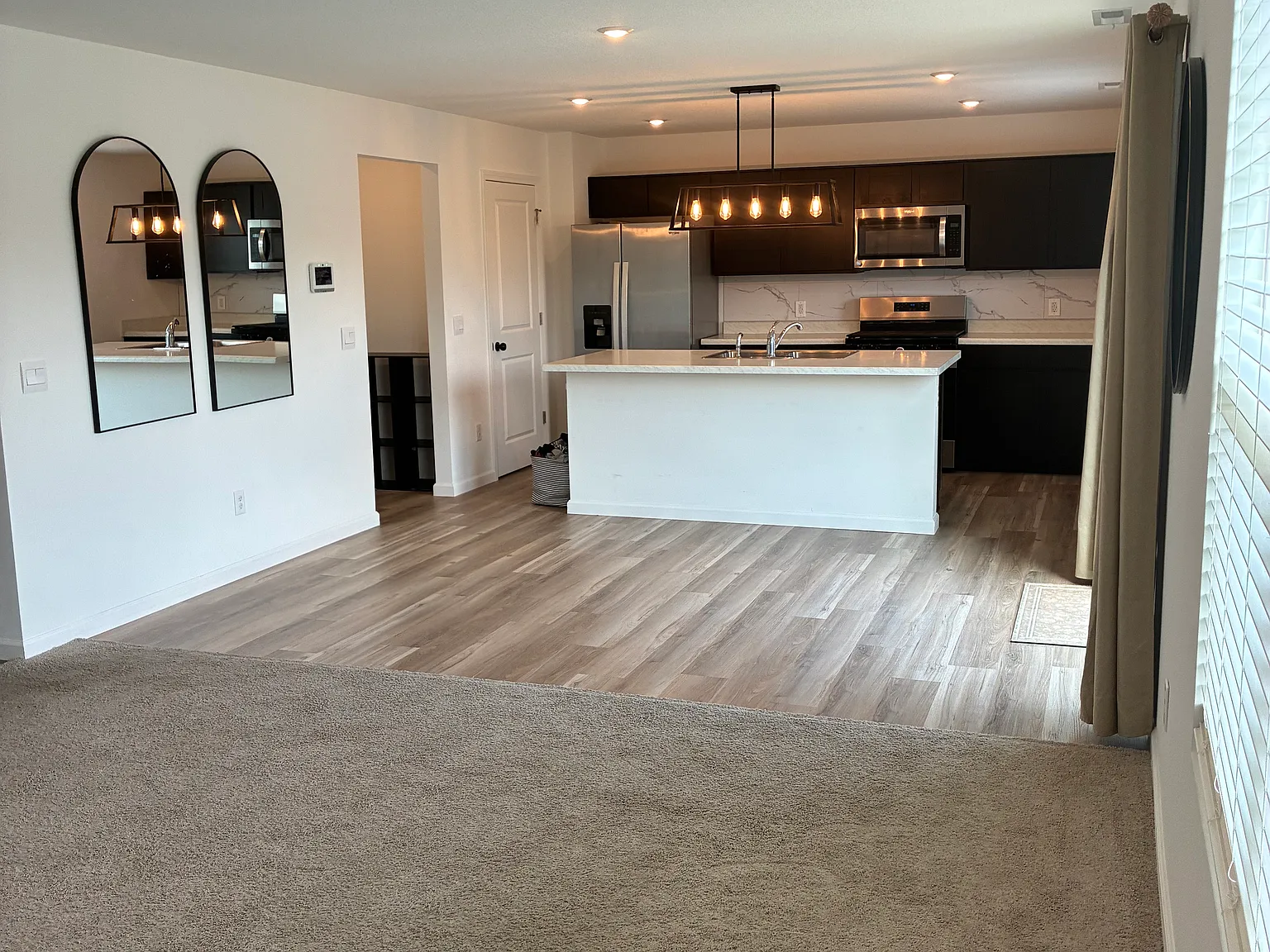 4 bed, 2053 sqft, $2,950 — Photo 4