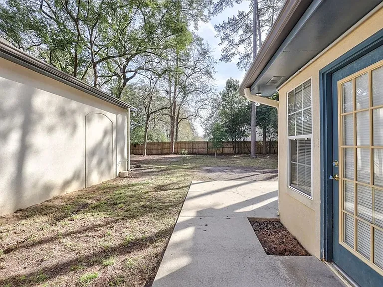 2093 Greenwood Dr — Photo 25